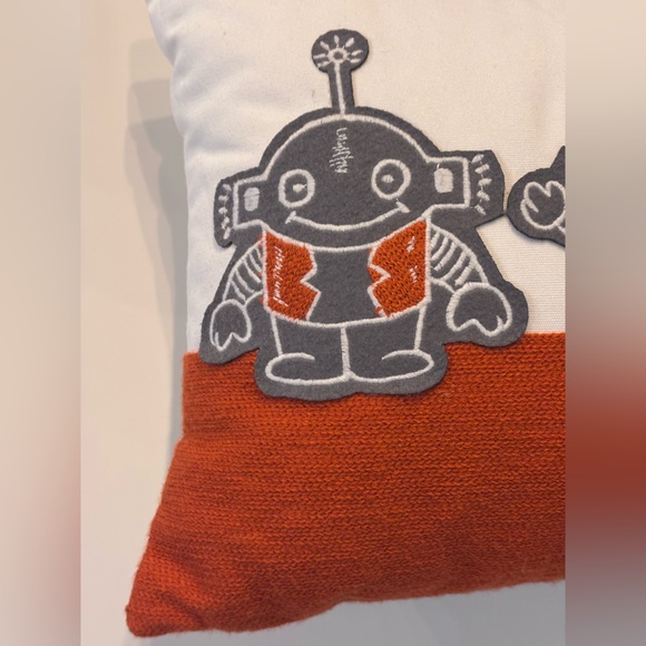 Ink & Ivy Kids Orbit Line Collection Orange and White alien design throw pillow - Picture 7 of 10